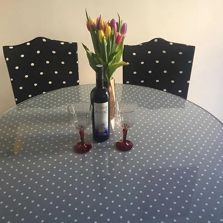 Roko St - Economy One Bedroom With Shared Terrace A2 Split
