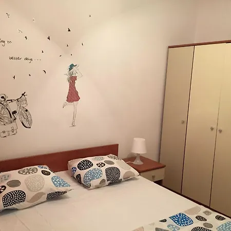 Apartament Roko St - Economy One Bedroom With Shared Terrace A2 *